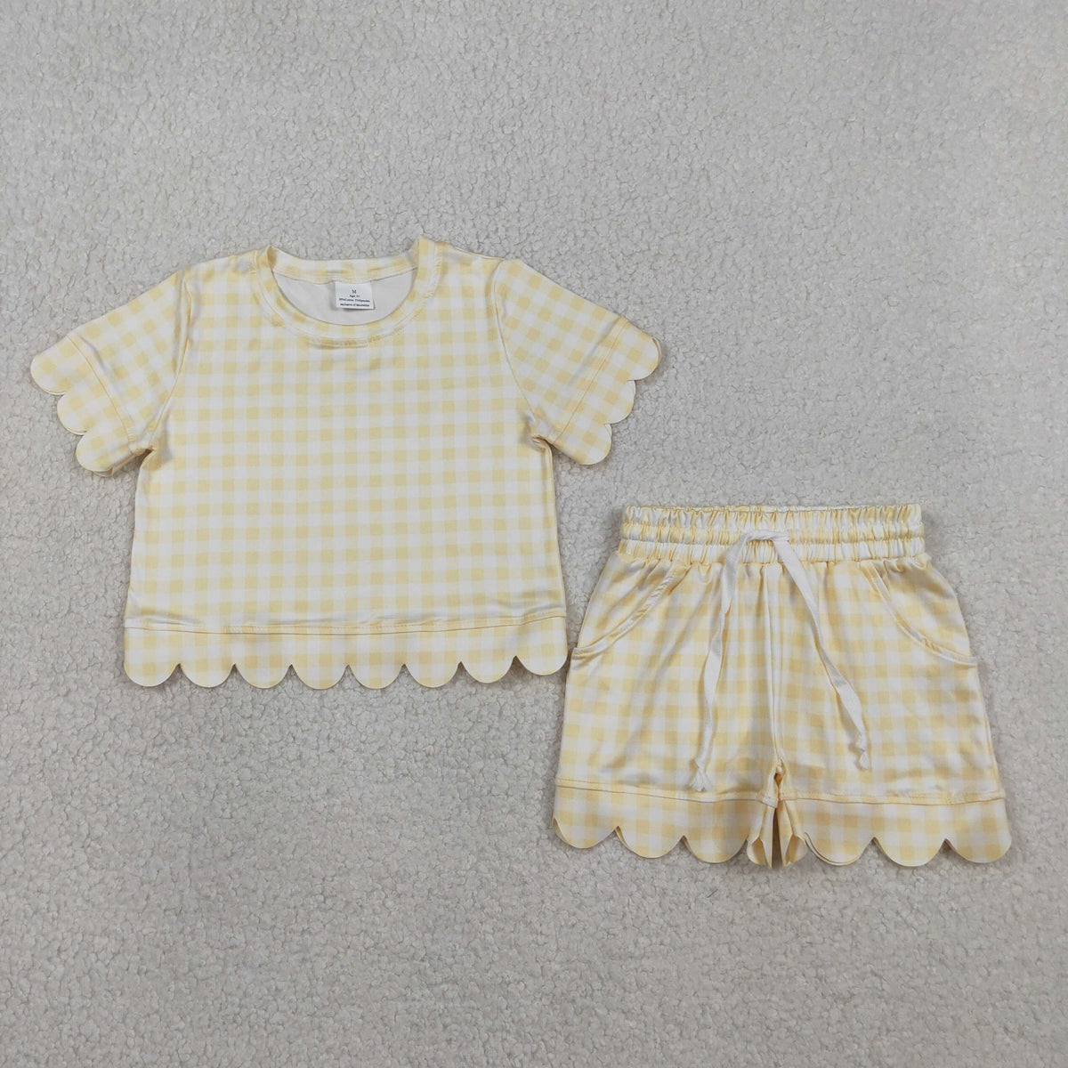 GSSO3185 Baby Girls Yellow Checked Top Pockets Short Scallop Clothes Sets