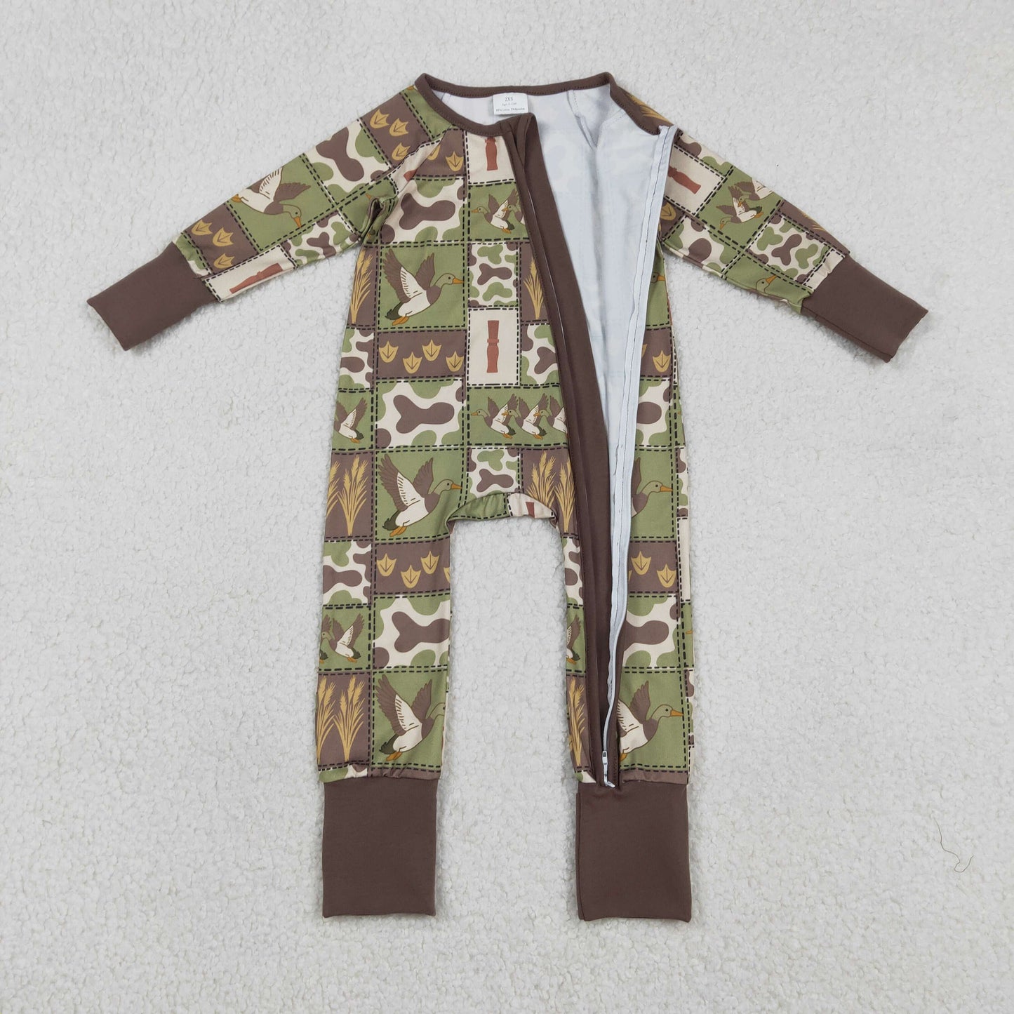 LR2949 Baby Boys Camo Ducks Checked Hunting Two Way Zip Convertible Rompers
